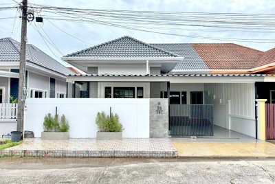 11S0138 ขายบ้านแฝดชั้นเดียว ราคา 3,990,000 บาท 2 ห้องนอน 2 ห้องน้ำ โซนเกาะแก้ว