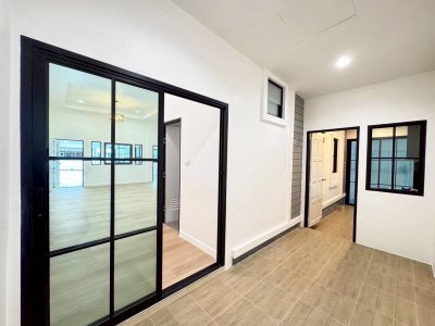 11S0138 ขายบ้านแฝดชั้นเดียว ราคา 3,990,000 บาท 2 ห้องนอน 2 ห้องน้ำ โซนเกาะแก้ว