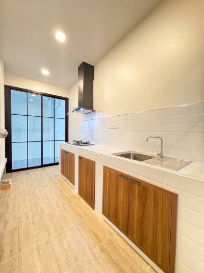 11S0138 ขายบ้านแฝดชั้นเดียว ราคา 3,990,000 บาท 2 ห้องนอน 2 ห้องน้ำ โซนเกาะแก้ว