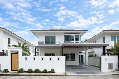 11S0144 ขายบ้านเดี่ยวสองชั้น ราคา 8,790,000 บาท 4 ห้องนอน 3 ห้องน้ำ โซนเกาะแก้ว