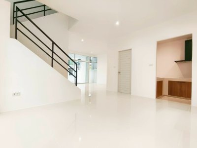 11S0145 ขายบ้านแฝดสองชั้น ราคา 4,790,000 บาท 4 ห้องนอน 3 ห้องน้ำ โซนเกาะแก้ว