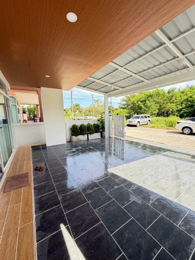 11S0152 This house for sale 5,900,000 baht 4 bedroom 3 bathroom at kohkaew