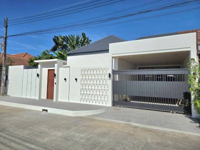 11S0153 ขายพูลวิลล่า ราคา 8,490,000 บาท 3 ห้องนอน 4 ห้องน้ำ โซนเกาะแก้ว