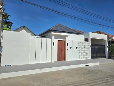 11S0153 ขายพูลวิลล่า ราคา 8,490,000 บาท 3 ห้องนอน 4 ห้องน้ำ โซนเกาะแก้ว