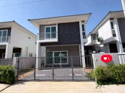 11S0160 ขายบ้านเดี่ยวสองชั้น ราคา 5,890,000 บาท 3 ห้องนอน 2 ห้องน้ำ โซนเกาะแก้ว