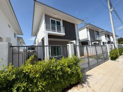 11S0160 ขายบ้านเดี่ยวสองชั้น ราคา 5,890,000 บาท 3 ห้องนอน 2 ห้องน้ำ โซนเกาะแก้ว