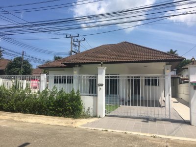 12R0026 ให้เช่าบ้านเดียวชั้นเดียว 3 ห้องนอน 2 ห้องน้ำ ราคา 25,000/เดือน โซนถลาง