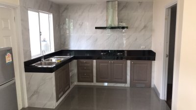 12R0115 บ้านแฝดสองชั้นให้เช่า 3 ห้องนอน 2 ห้องน้ำ ราคา 25,000/เดือน โซนถลาง