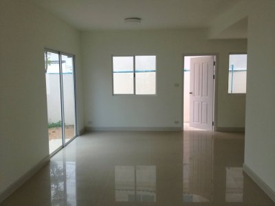 12R0115 บ้านแฝดสองชั้นให้เช่า 3 ห้องนอน 2 ห้องน้ำ ราคา 25,000/เดือน โซนถลาง