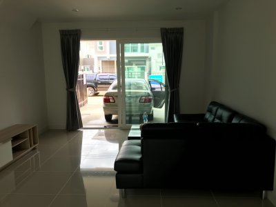 12R0119 ให้เช่าบ้านแฝดสองชั้น 3 ห้องนอน 2 ห้องน้ำ ราคา 30,000/เดือน โซนถลาง