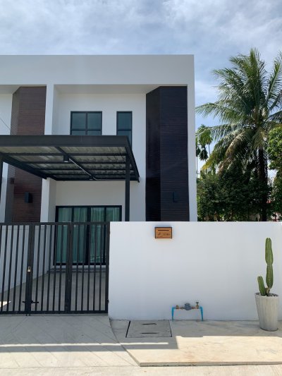 12R0209 ให้เช่าบ้านแฝดสองชั้น 2ห้องนอน 2ห้องน้ำ ราคา 25,000/เดือน โซนถลาง