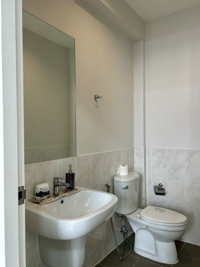 12R0239 ให้เช่าบ้านแฝดสองชั้น 3 ห้องนอน 3 ห้องน้ำ ราคา 26,000/เดือน โซนถลาง