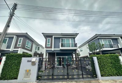 12R0329 ให้เช่าบ้านแฝดสองชั้น 3 ห้องนอน 2 ห้องน้ำ ราคา 55,000/เดือน โซนถลาง