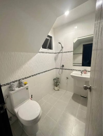 12R0329 ให้เช่าบ้านแฝดสองชั้น 3 ห้องนอน 2 ห้องน้ำ ราคา 55,000/เดือน โซนถลาง