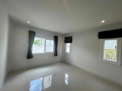 12R0334 This House 4 bedroom 3 bathroom 55,000/month in Thalang