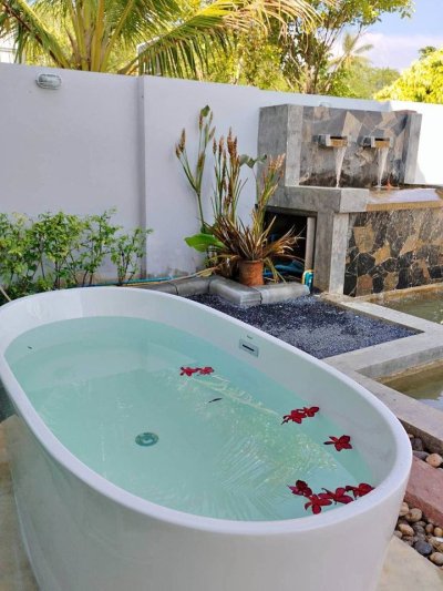 12R0343 ให้เช่า pool villa 4ห้องนอน 5ห้องน้ำ ราคา 90,000/เดือน โซนถลาง