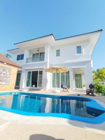 12R0343 ให้เช่า pool villa 4ห้องนอน 5ห้องน้ำ ราคา 90,000/เดือน โซนถลาง