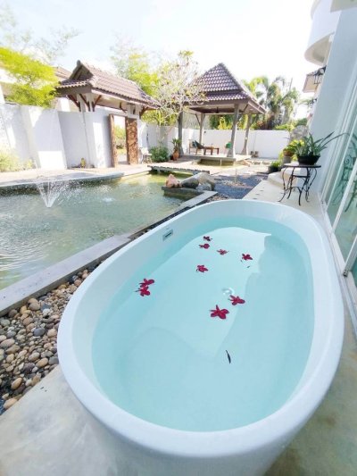 12R0343 ให้เช่า pool villa 4ห้องนอน 5ห้องน้ำ ราคา 90,000/เดือน โซนถลาง