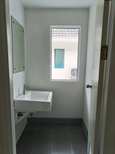 12R0378 ให้เช่าบ้านแฝดสองชั้น 3ห้องนอน 2ห้องน้ำ ราคา 18,000/เดือน โซนถลาง