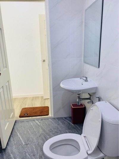 12R0381 ให้เช่าบ้านแฝดสองชั้น 3 ห้องนอน 3 ห้องน้ำ ราคา 40,000/เดือน โซนถลาง