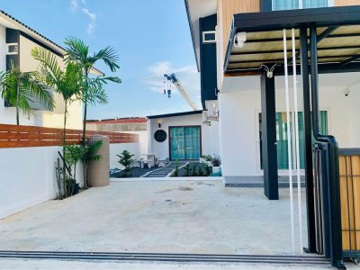 12R0381 ให้เช่าบ้านแฝดสองชั้น 3 ห้องนอน 3 ห้องน้ำ ราคา 40,000/เดือน โซนถลาง