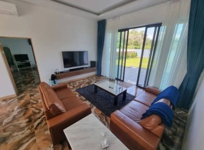 12R0391 House with jacuzzi 3 bedroom 3 bathroom 100,000/month at thalang