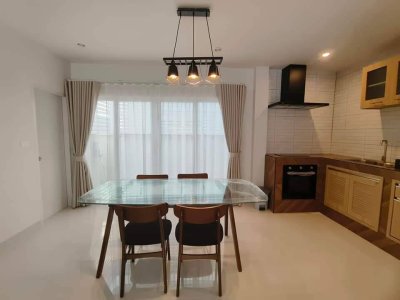 12R0397 ให้เช่าบ้านแฝดสองชั้น 3ห้องนอน 2ห้องน้ำ ราคา 40,000/เดือน โซนถลาง