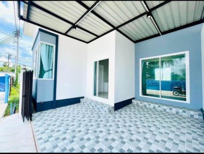 12R0400 ให้เช่าบ้านแฝดสองชั้น 2 ห้องนอน 1 ห้องน้ำ ราคา 25,000/เดือน โซนถลาง