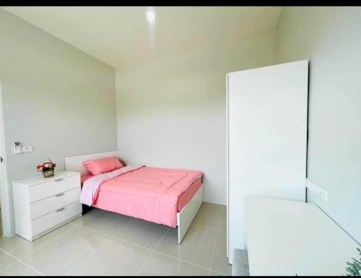 12R0400 ให้เช่าบ้านแฝดสองชั้น 2 ห้องนอน 1 ห้องน้ำ ราคา 25,000/เดือน โซนถลาง