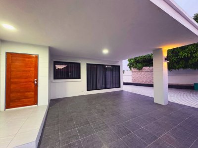 12R0405 This house for rent 4 bedroom 2 bathroom 70,000/month at thalang