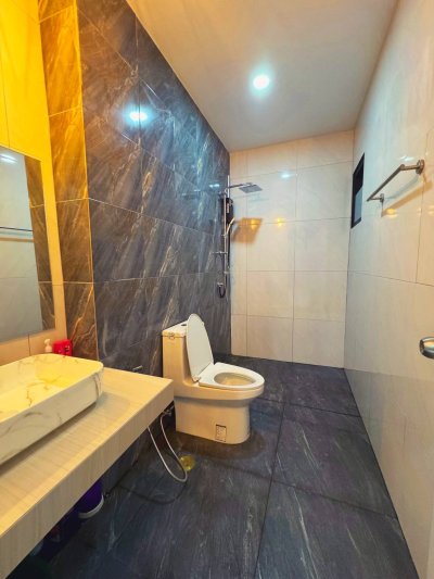 12R0405 This house for rent 4 bedroom 2 bathroom 70,000/month at thalang