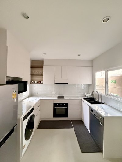 12R0414 ให้เช่าบ้านเดี่ยวสองชั้น 3ห้องนอน 2ห้องน้ำ ราคา 60,000/เดือน โซนถลาง