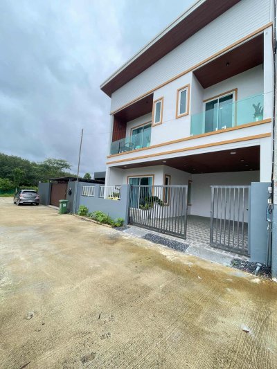 12R0428 Pool villa for rent 3 bedroom 4 bathroom 100,000/month at thalang