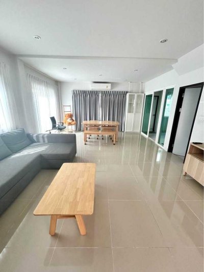 12R0429 ให้เช่าบ้านเดี่ยวสองชั้น 3 ห้องนอน 2 ห้องน้ำ ราคา 45,000/เดือน โซนถลาง