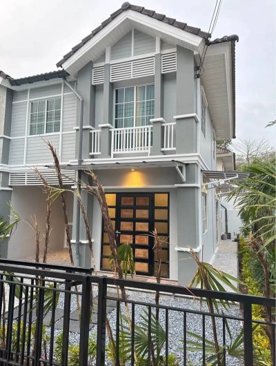 12R0433 ให้เช่าบ้านแฝดสองชั้น 3 ห้องนอน 2 ห้องน้ำ ราคา 32,000/เดือน โซนถลาง