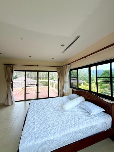 12R0441 พูลวิลล่าให้เช่า 4 ห้องนอน 3 ห้องน้ำ ราคา 120,000/เดือน โซนถลาง