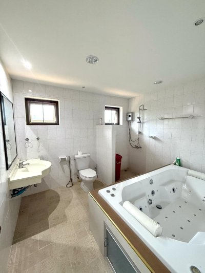 12R0441 พูลวิลล่าให้เช่า 4 ห้องนอน 3 ห้องน้ำ ราคา 120,000/เดือน โซนถลาง