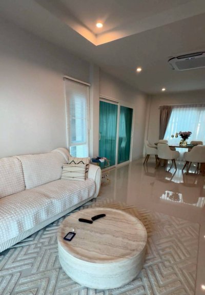 12R0471 ให้เช่า pool villa 4 ห้องนอน 3 ห้องน้ำ ราคา 130,000/เดือน โซนถลาง