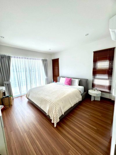 12R0471 ให้เช่า pool villa 4 ห้องนอน 3 ห้องน้ำ ราคา 130,000/เดือน โซนถลาง