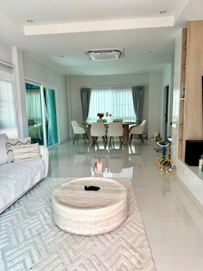 12R0471 ให้เช่า pool villa 4 ห้องนอน 3 ห้องน้ำ ราคา 130,000/เดือน โซนถลาง