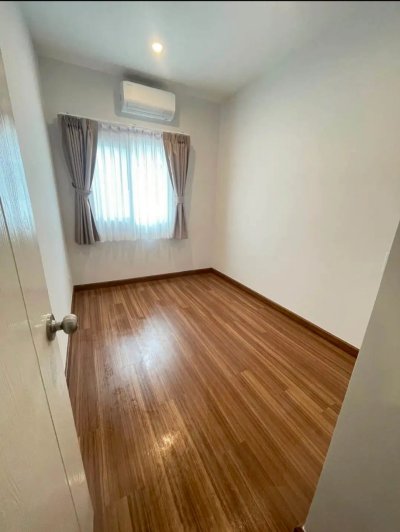 12R0479 ให้เช่าบ้านแฝดสองชั้น 3 ห้องนอน 3 ห้องน้ำ ราคา 30,000/เดือน โซนถลาง