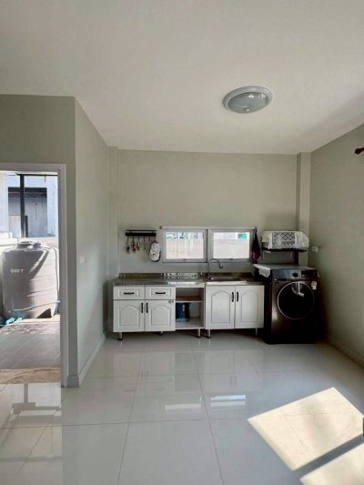 12R0506 ให้เช่าบ้านแฝดสองชั้น 3 ห้องนอน 2 ห้องน้ำ ราคา 25,000/เดือน โซนถลาง