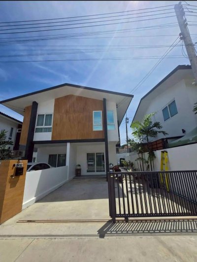 12R0509 ให้เช่าบ้านแฝดสองชั้น 2 ห้องนอน 3 ห้องน้ำ ราคา 40,000/เดือน โซนถลาง 12R0509 ให้เช่าบ้านแฝดสองชั้น 2 ห้องนอน 3 ห้องน้ำ ราคา 40,000/เดือน โซนถลาง