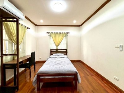 12R0511 ให้เช่าบ้านแฝดสองชั้น 2 ห้องนอน 2 ห้องน้ำ ราคา 35,000/เดือน โซนถลาง 12R0511 ให้เช่าบ้านแฝดสองชั้น 2 ห้องนอน 2 ห้องน้ำ ราคา 35,000/เดือน โซนถลาง