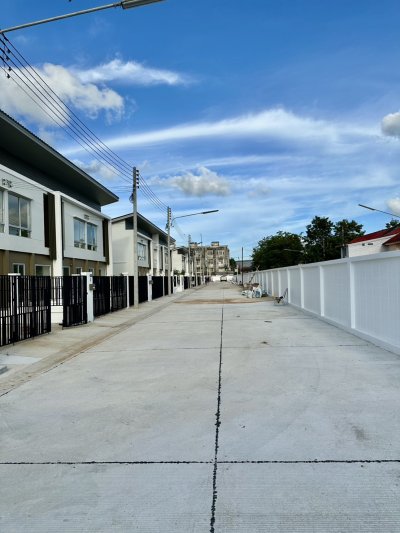 12R0513 ให้เช่าบ้านแฝดสองชั้น 3 ห้องนอน 2 ห้องน้ำ ราคา 25,000/เดือน โซนถลาง 12R0513 ให้เช่าบ้านแฝดสองชั้น 3 ห้องนอน 2 ห้องน้ำ ราคา 25,000/เดือน โซนถลาง