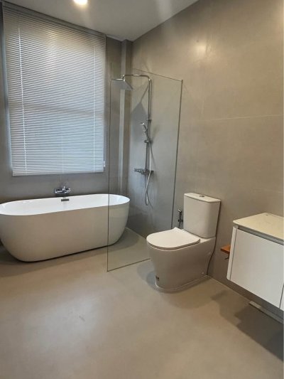 12R0519 ให้เช่า pool villa 6 ห้องนอน 7 ห้องน้ำ ราคา 190,000/เดือน โซนถลาง