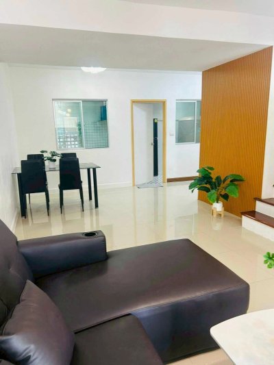 12R0521 ให้เช่าบ้านแฝดสองชั้น 3 ห้องนอน 2 ห้องน้ำ ราคา 25,000/เดือน โซนถลาง