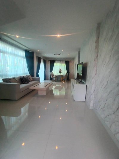 12R0527 Pool villa ให้เช่า 4 ห้องนอน 3 ห้องน้ำ ราคา 90,000/เดือน โซนถลาง
