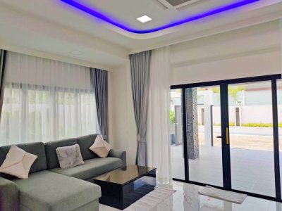 12R0531 ให้เช่า pool villa 3 ห้องนอน 5 ห้องน้ำ ราคา 90,000/เดือน โซนถลาง