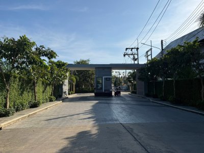 12R0543 ให้เช่าบ้านแฝดสองชั้น 3 ห้องนอน 3 ห้องน้ำ ราคา 35,000/เดือน โซนถลาง